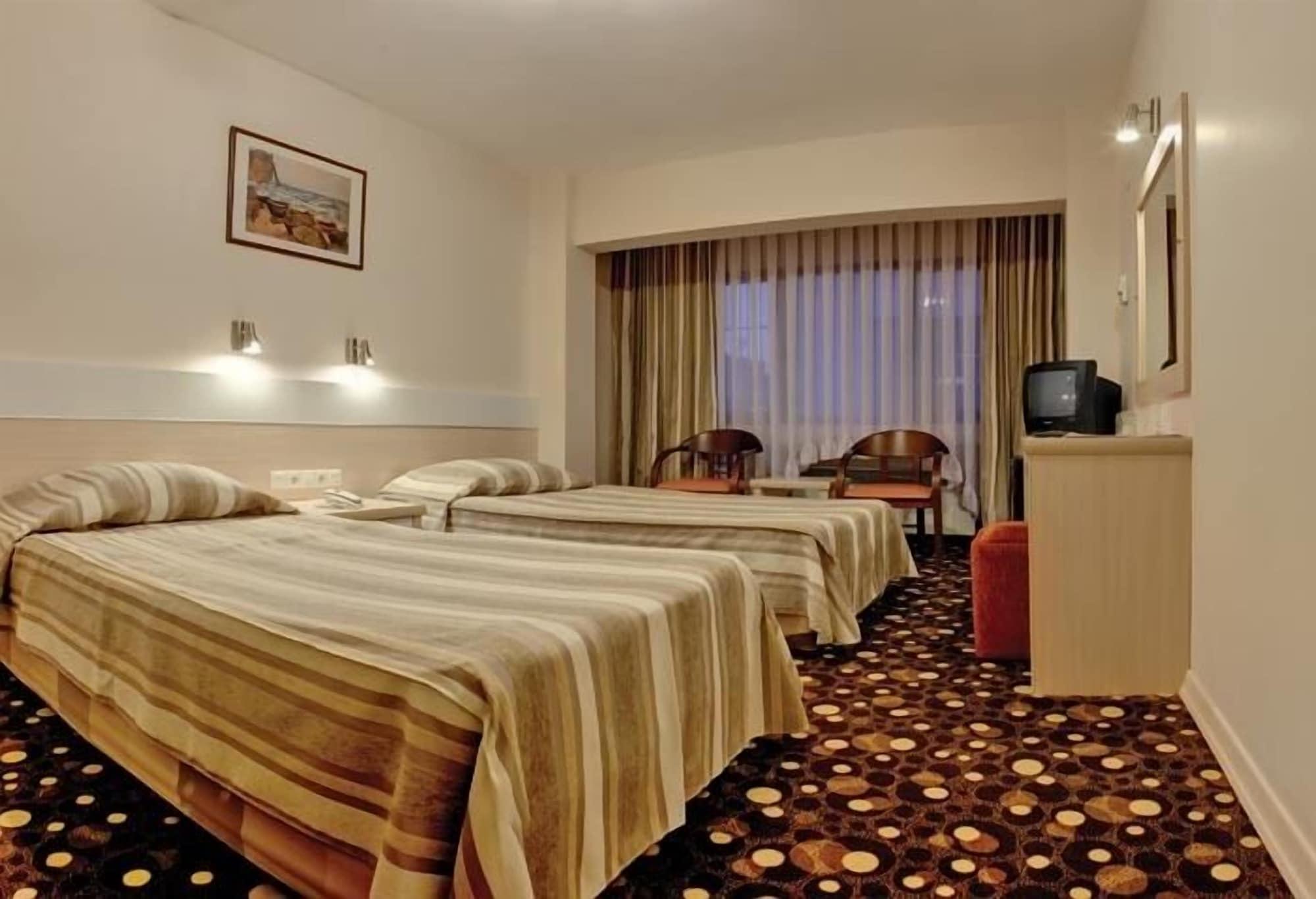 Yumukoglu Hotel Измир Экстерьер фото